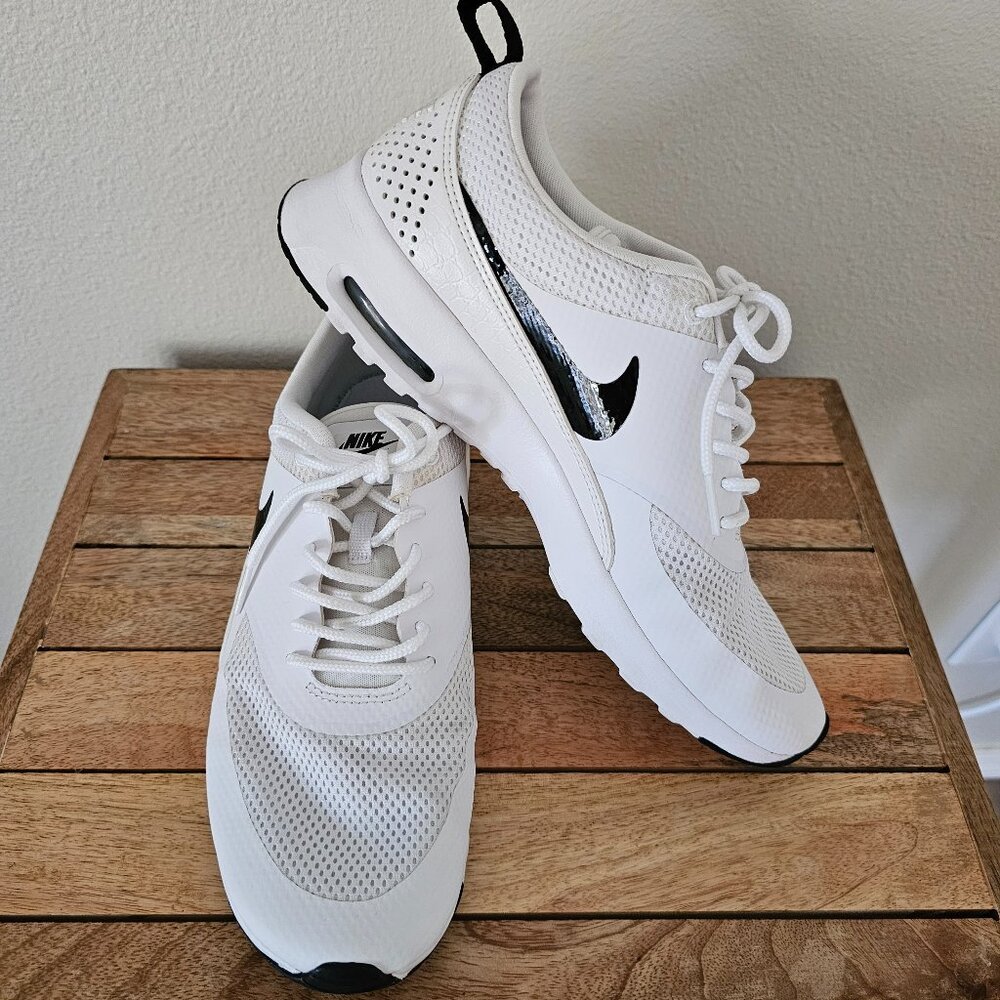 Nike Air Max Thea in white size 9